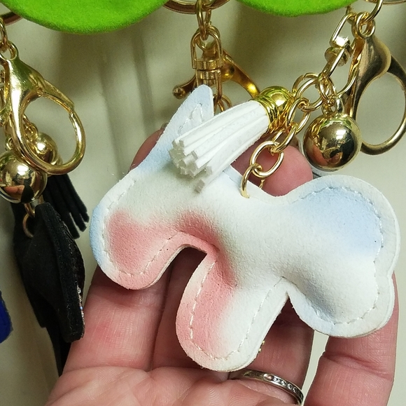 NWT Puffy Puppy Bling Tassel Keychain! 4 Color Choices! - Picture 13 of 16